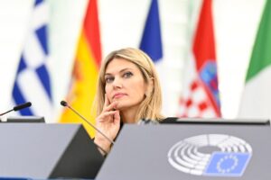 „Rząd węgierski doskonale zdaje sobie sprawę z tego, że jako członek UE Węgry mają pełnoprawny udział, póki co, we wszystkich decyzjach unijnych, dlatego korzystają teraz z tego i blokują” – w Polskim Radiu 24 mówiła dr Małgorzata Bonikowska, prezes Centrum Stosunków Międzynarodowych [10.12.2022]