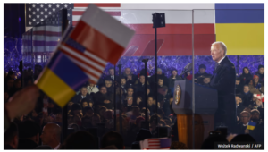 „Obecność amerykańska w Polsce, wojskowa, gospodarcza i polityczna dopiero teraz szybko rośnie. Dzieje się to w wyniku wojny, ale też w wyniku trwającego już od dłuższego czasu kryzysu geopolitycznego na wschodzie Europy” – mówi Janusz Reiter, przewodniczący Rady CSM, na łamach portalu naTemat.pl [21.02.2023]